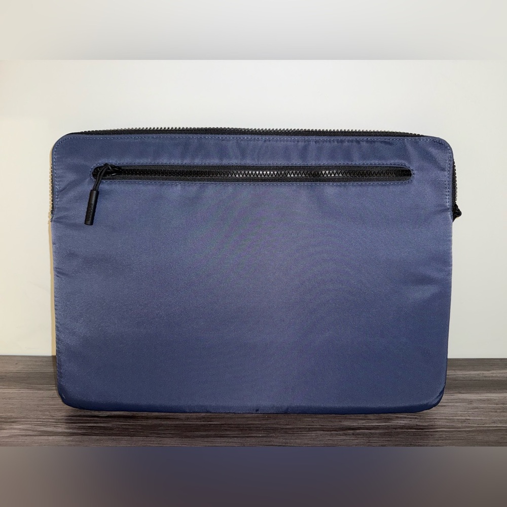 InCase Navy Blue Nylon Laptop Case